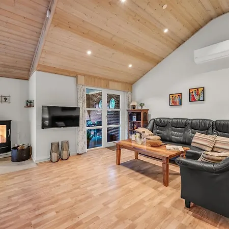 Prázdninový dům Guse - 1-5km From The Sea By Interhome *